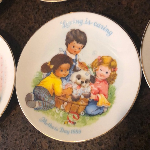Vintage Avon 1980’s 1990’s Mother’s Day Plates - Picture 6 of 12